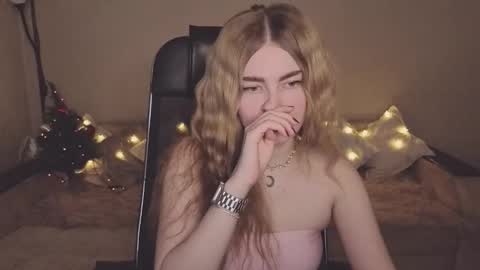 ViolettaOtis online show from December 19, 2025, 12:23 pm