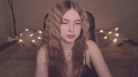 ViolettaOtis online show from January 8, 2026, 1:02 pm