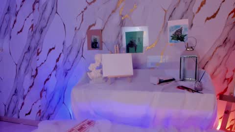 Violett Castel online show from February 11, 2025, 11:01 pm