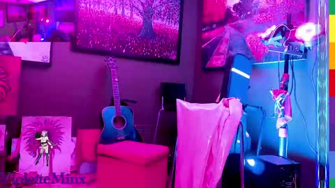 Violette online show from November 14, 2025, 4:17 pm