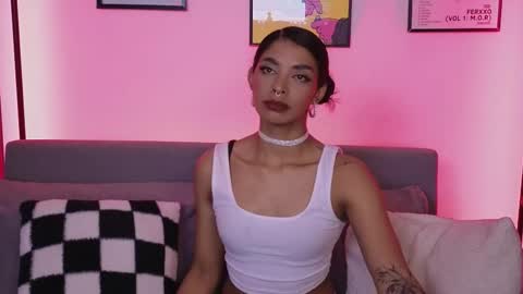 Violet online show from November 10, 2025, 3:16 am