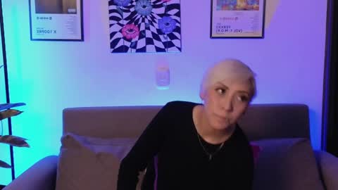Violet online show from June 3, 2026, 1:30 am