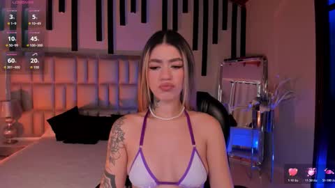 Violett  online show from March 6, 2026, 6:59 pm