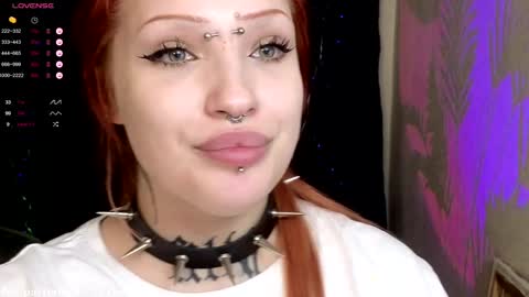 Snapshot of violetvio1ator chatting on January 3, 2025, 11:12 pm Dommy mommy online show from January 3, 2025, 11:12 pm