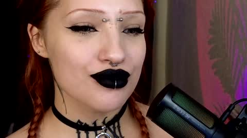 Snapshot of violetvio1ator chatting on January 27, 2025, 5:15 pm Dommy mommy online show from January 27, 2025, 5:15 pm