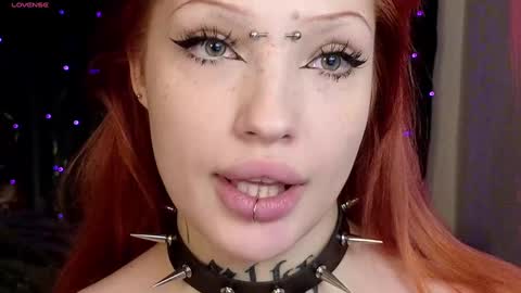 Snapshot of violetvio1ator chatting on February 3, 2025, 10:58 am Dommy mommy online show from February 3, 2025, 10:58 am