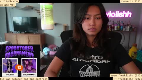 follow me on twitter violishh and ig violishh  online show from October 1, 2025, 6:25 pm