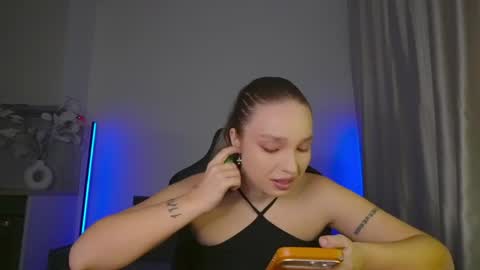 Violla online show from May 27, 2026, 7:49 am