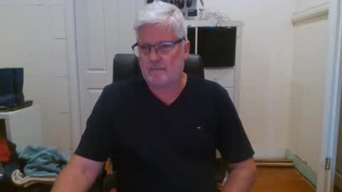 viper654321 online show from January 3, 2025, 8:10 am