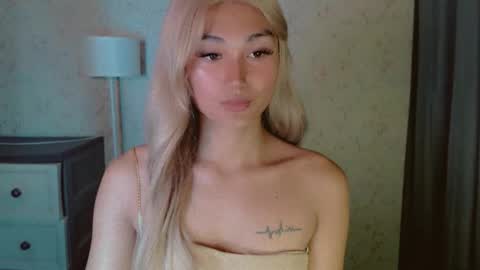 Snapshot of virgenpearl chatting on June 8, 2026, 2:01 am Pearl online show from June 8, 2026, 2:01 am