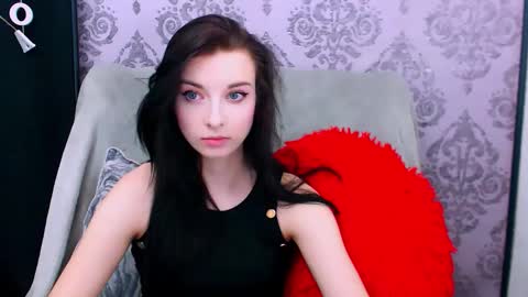 Snapshot of virgiluna chatting on May 24, 2026, 7:19 pm VirginLuna online show from May 24, 2026, 7:19 pm