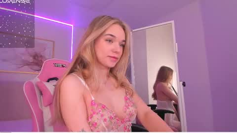 Chloe online show from February 25, 2025, 3:09 am