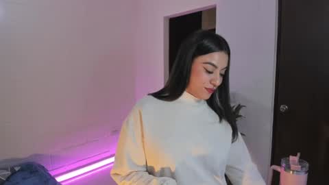 Lu online show from February 11, 2025, 11:54 pm