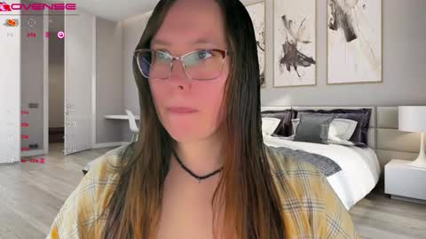 Snapshot of visecret chatting on September 19, 2025, 5:42 am Victoria Romans online show from September 19, 2025, 5:42 am