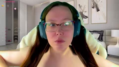 Snapshot of visecret chatting on October 23, 2025, 8:13 am Victoria Romans online show from October 23, 2025, 8:13 am