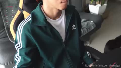 VITO BENZ online show from November 20, 2025, 8:08 pm