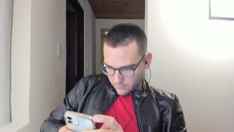 Vito Ferrer online show from February 8, 2025, 12:38 am