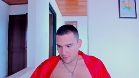 Vito Ferrer online show from February 25, 2025, 3:38 pm