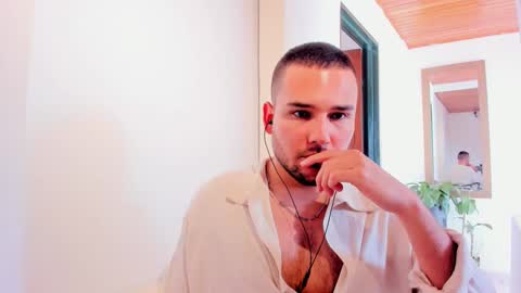 Vito Ferrer online show from March 8, 2025, 6:16 pm