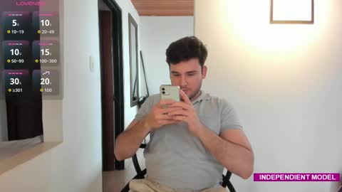 Vito Ferrer online show from September 18, 2025, 7:16 pm