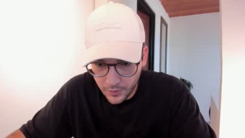 Vito Ferrer online show from November 23, 2025, 11:32 am