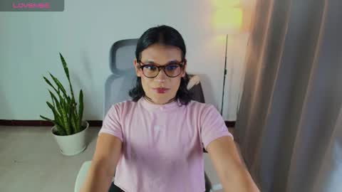 VittaaaPlease help me with your thumbs up its important  online show from November 8, 2025, 11:58 pm