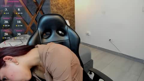 Snapshot of vittoria_conti_ chatting on April 23, 2026, 5:37 pm vittoria online show from April 23, 2026, 5:37 pm