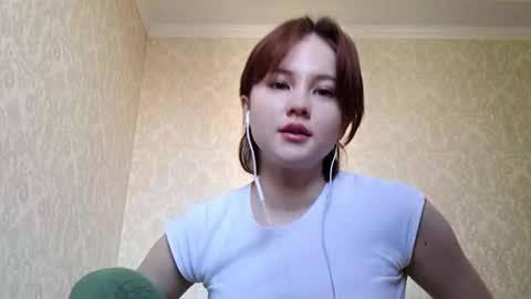 Snapshot of vivatrude chatting on February 21, 2026, 11:33 am Sonya online show from February 21, 2026, 11:33 am