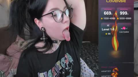 Vivi   online show from February 13, 2025, 7:56 am