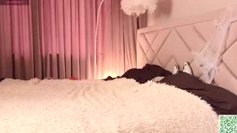 You like my friends can call me LUNA  This is my first day here online show from November 1, 2025, 7:10 am