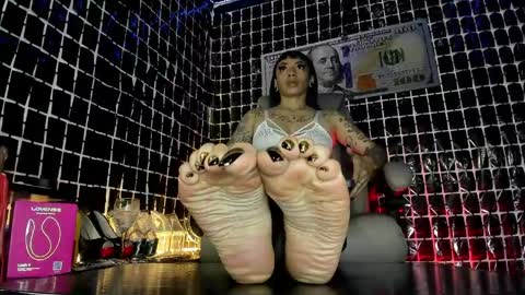 IGkarol navarret3 online show from May 11, 2026, 3:23 am