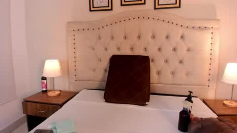 VIVIANA DOMINGUEZ online show from March 25, 2026, 6:03 pm