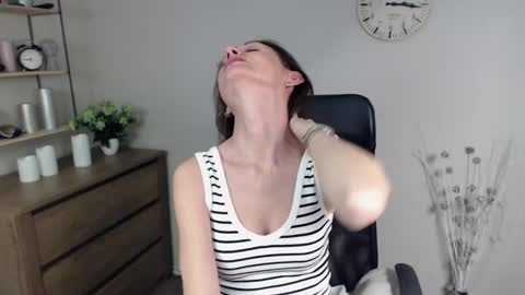 Vivian online show from January 17, 2025, 9:49 am