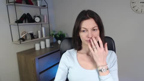 Vivian online show from February 10, 2025, 10:20 am