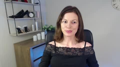 Vivian online show from February 24, 2025, 10:37 am