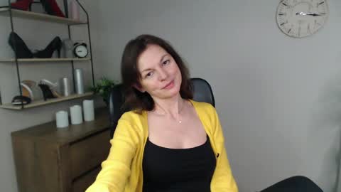 Vivian online show from February 27, 2025, 5:15 pm