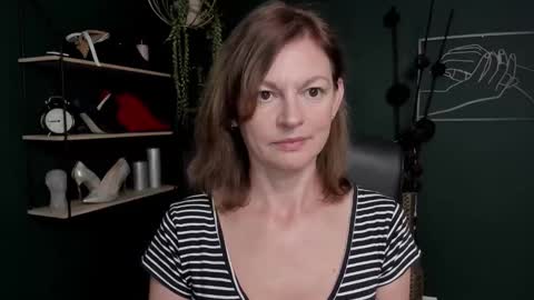 Vivian online show from September 9, 2025, 8:14 am