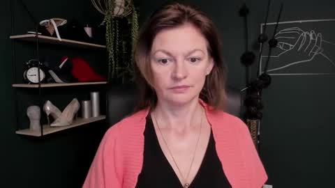 Vivian online show from September 10, 2025, 8:14 am