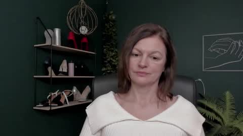 Vivian online show from December 5, 2025, 7:50 am