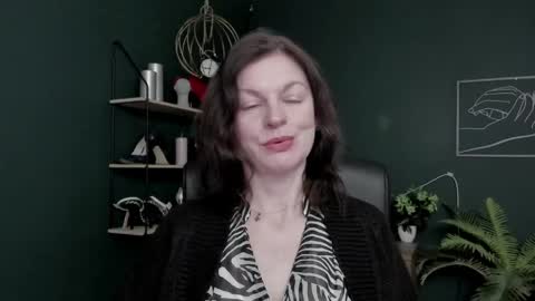 Vivian online show from March 30, 2026, 5:52 am