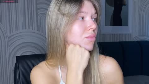 Vivian Evans online show from September 16, 2025, 1:06 am