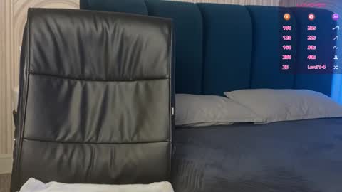 Vivian Evans online show from October 16, 2025, 12:22 am