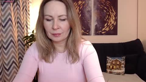 Vivian online show from February 16, 2025, 6:21 pm