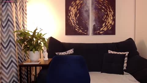 Vivian online show from September 14, 2025, 4:39 pm