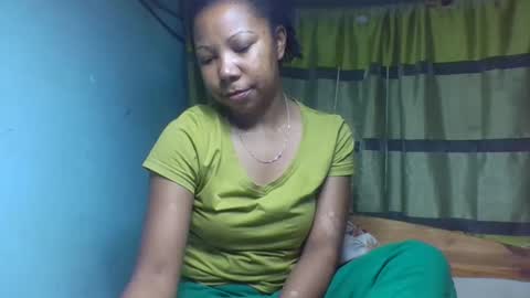 viviane0812 online show from November 25, 2025, 10:10 pm