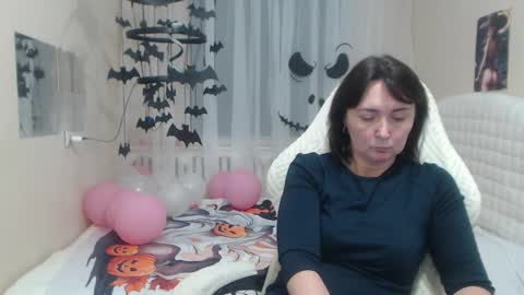 vivianguchih online show from October 25, 2025, 7:16 am