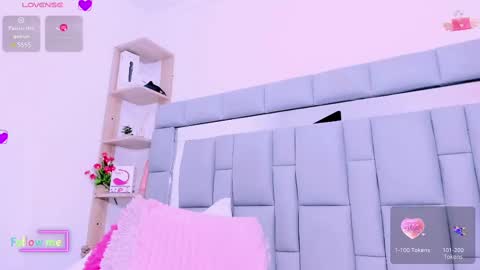 Snapshot of vivianne_scott chatting on February 22, 2025, 3:03 pm Vivi online show from February 22, 2025, 3:03 pm