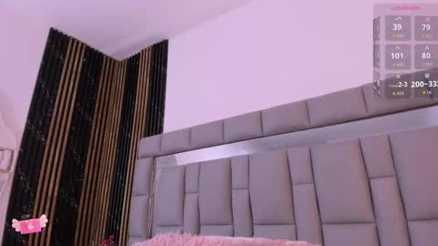 Snapshot of vivianne_scott chatting on October 17, 2025, 12:19 pm Vivi online show from October 17, 2025, 12:19 pm