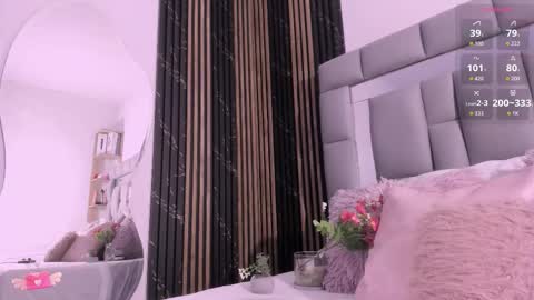 Snapshot of vivianne_scott chatting on October 20, 2025, 12:05 pm Vivi online show from October 20, 2025, 12:05 pm