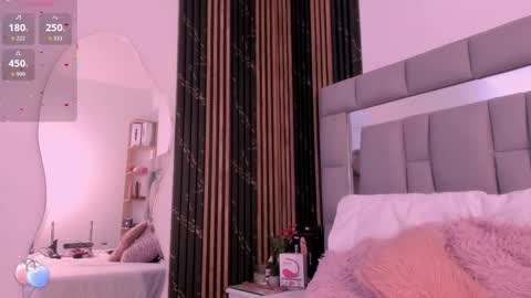 Snapshot of vivianne_scott chatting on November 7, 2025, 12:05 pm Vivi online show from November 7, 2025, 12:05 pm